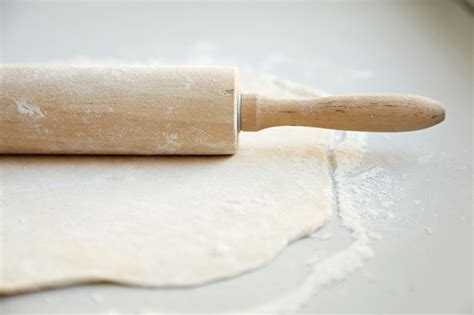 Roll Out The Dough How To Make Pie Crust In Pictures Popsugar Food