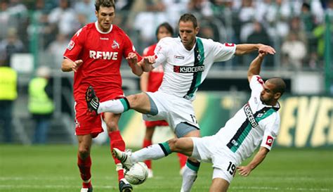 Nach vorarbeit von raffael schob dahoud den ball an kölns keeper timo horn vorbei zum 1:0. Bundesliga - 7. Spieltag