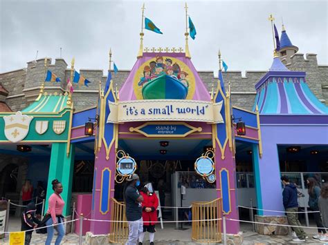 Photos Its A Small World Entrance Sign Returns Along With A