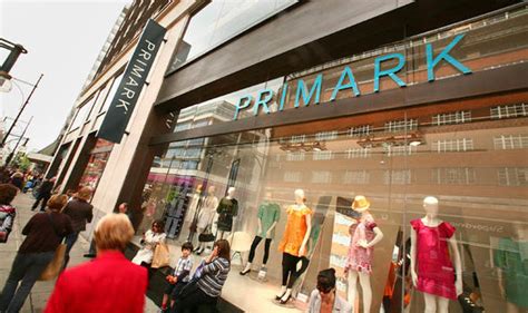 We're extending our opening hours in our stores across the uk this festive period to allow for safer, socially distanced shopping and reduce queuing times. Bank holiday Monday opening times: Is Primark open? What ...