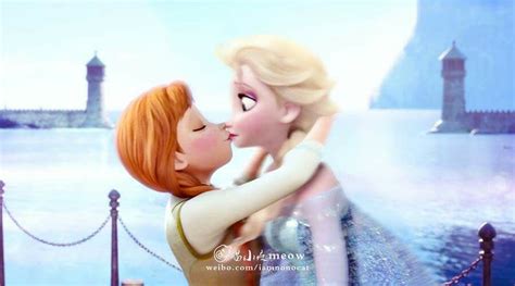 frozen elsa and anna elsana frozen elsa and anna elsa anna love kiss when i grow up space