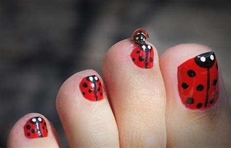 Cómo pintar flores pequeñas en las uñas de los pies. Diseños para uñas de los pies con FOTOS - UñasDecoradas CLUB