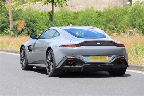 Aston Martin Vantage S On Ascari Race Circuit Autoevolution