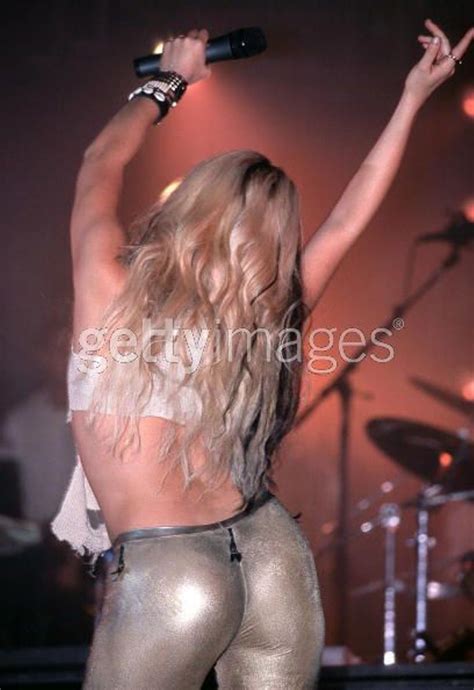 Shakira Silver Ass Shakira Photo Fanpop Page