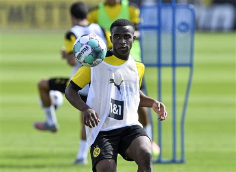 Moukoko wordt bij dortmund al jaren gekoesterd als megatalent. Youssoufa Moukoko : Ixph6qiawkijum / The most bizarre ...