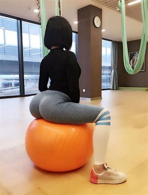 Gao Qian Sitting On A Yoga Ball Porn Pic Eporner