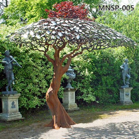Realistic Large Metal Tree Sculpture Outdoor