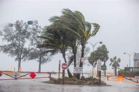 Hurricane Ian Blasts Florida With Catastrophic Storm Surge Houses