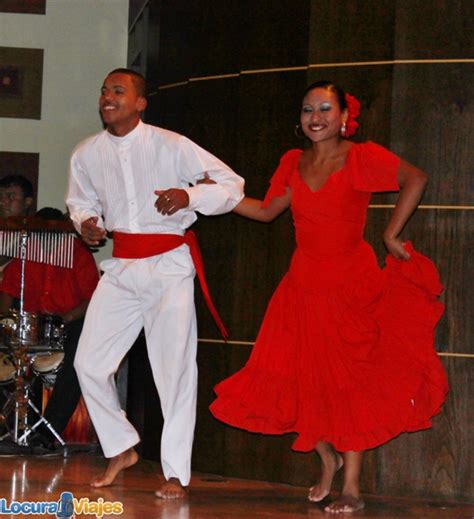 Nuestro Viaje Por Perú Conociendo Los Bailes Regionales