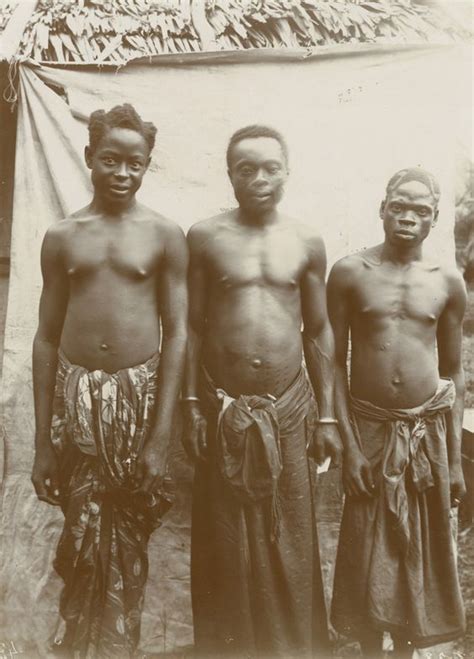 trois pahouins de la tribu des esamakev non identifié 1890 1900 gabon pinterest