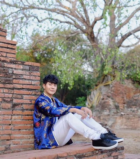เป็นเรื่องที่ ไอซ์ ศรัณยู ไม่เคยออกมาเปิดใจเล่าว่าตนเองป่วยหนักเป็นโรคควบคุมการกินไม่ได้ พร้อมบอกอีกว่า ก็ยอมรับว่า โรคนี้กระทบต่อจิตใจ. อัลบั้มภาพ ไอซ์ ศรัณยู ถูกยกเลิกงาน 15 วัน เหตุเพิ่งกลับจาก ตปท. หวั่นติด โควิด 19