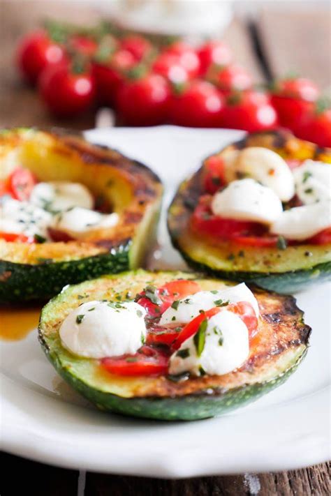 Check spelling or type a new query. Gegrillte Zucchini Tomate-Mozzarella - ein vegetarisches ...