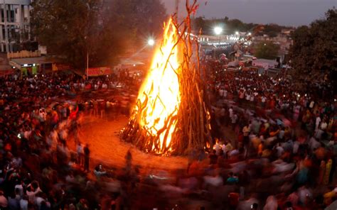 In Picsvideo Holi Bonfires And Dhuleti Celebrations In Gujarat