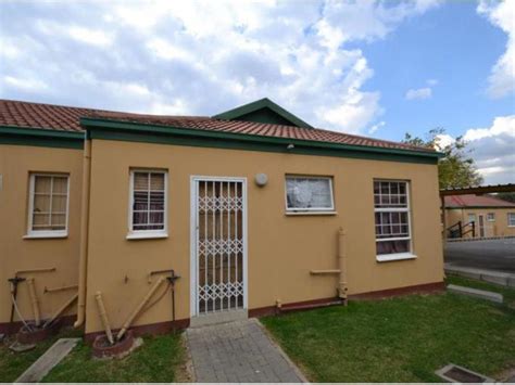 2 bedroom flat to rent in johannesburg. 2 Bedroom Apartment to Rent in Linmeyer - Property to rent ...
