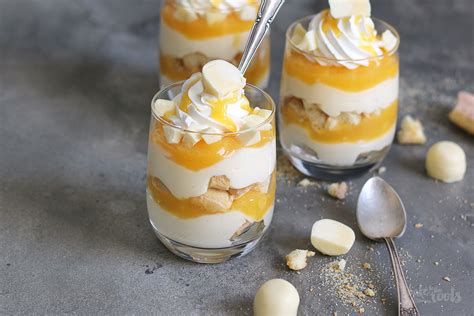 Zitrone Buttermilch Dessert im Glas