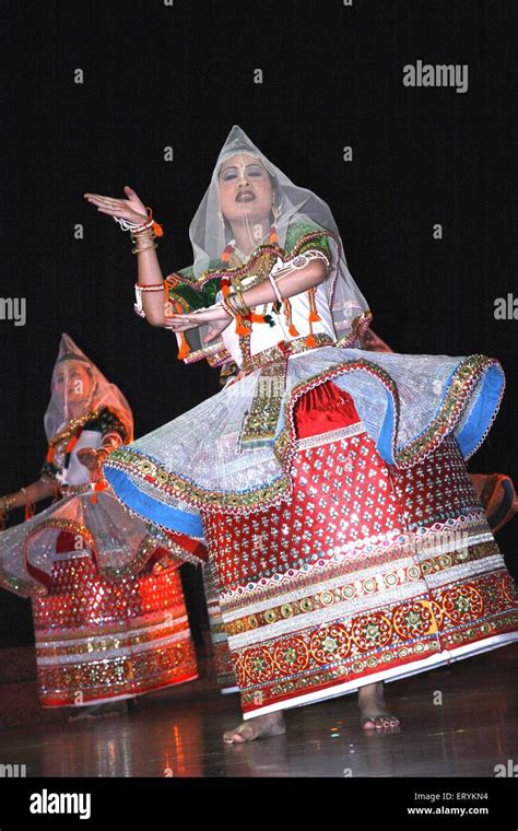 Stage Dances India Hi Res Stock Photography And Images Alamy