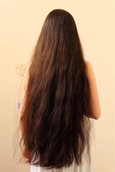 afbeeldingsresultaten voor beautiful women with super long hair long brown hair long thick hair