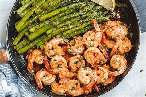 When hot add the shrimp in a single layer with the minced garlic, thyme and chopped shallots. Garlic Butter Shrimp Recipe with Asparagus - Best Shrimp ...