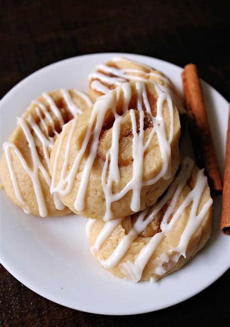 You can slice and bake homemade cinnamon roll cookies in minutes whenever you need them! Homemade Cinnamon Roll Cookies - Soft & Delicious - Kindly ...