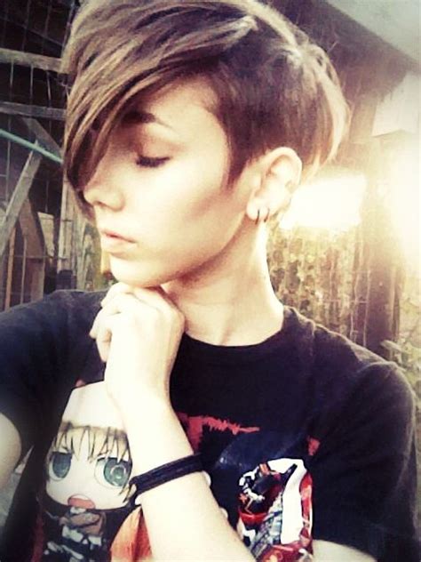 Here's a great androgynous haircut for women who want the. Androgynous hair | Edgy/Hippie Hairstyles | Pinterest ...
