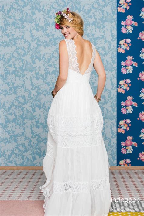 Und nun wird es spannend, denn die neuen kollektionen für die hochzeitssaison 2021 sind in den brautmodengeschäften angekommen. Das Boho-Hochzeitskleid Amaia von Küss die Braut ist ...