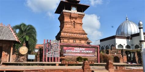 Media keislaman dan keindonesiaan yang mencerdaskan dan menyejukkan, menyajikan berita, analisis, opini, dan kajian bermutu. Contoh Islam Kultural Di Indonesia - Https Osf Io Avtbz ...