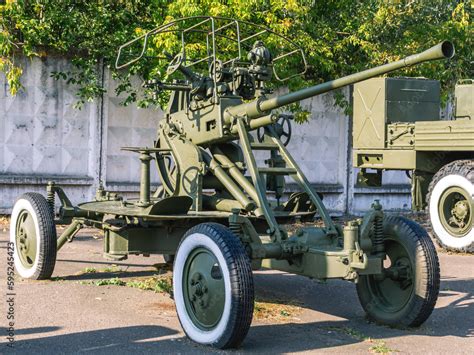 Foto Stock Soviet Anti Aircraft Gun Combat Army Equipment Obsolete