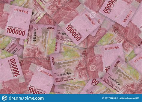 stapel indonesischer 100000 rupiah banknoten serie stockbild bild von zahlen konzepte 261752053