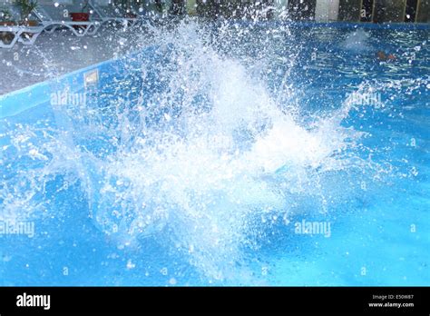 Big Splash In Pool Stock Photo Alamy