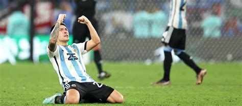 Video Emotional Lisandro Martinez Reacts To Argentina Reaching World Cup Final Man United