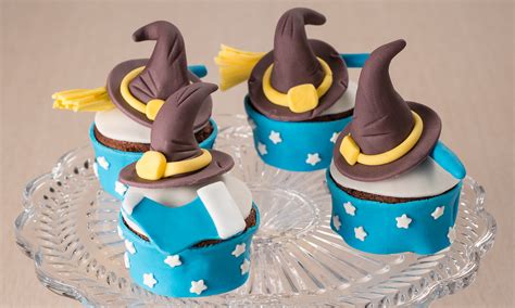 Ricette di muffin con foto e procedimenti spiegati passo passo. Ricetta Muffin in pasta di zucchero per la befana - Paneangeli