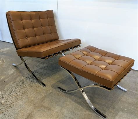 Ludwig mies van der rohe 1929one of the most recognized objects of the last century, and an icon of the modern movement, the barcelona chair exudes a simple elegance that epitomizes. Knoll Barcelona chair with footstool - Modele's Home ...
