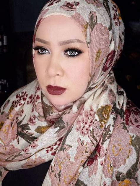 Penderitaan masyarakat palestina yang serba kekurangan akibat dampak peperangan, ternyata membuat hati melly goeslaw menjerit. Garap Lagu Krisdayanti, Melly Goeslaw Semedi Menghitung ...