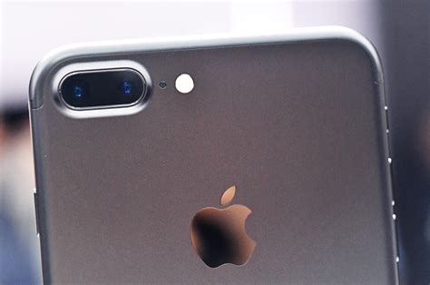 With The Iphone 7 Apple Makes Dual Cameras The New Normal Wired