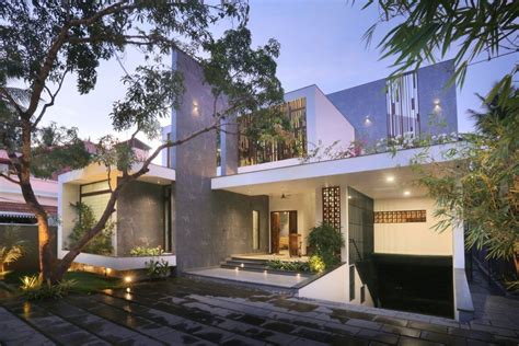 The Axial House A Contemporary Residence In Kerala Vm Architects