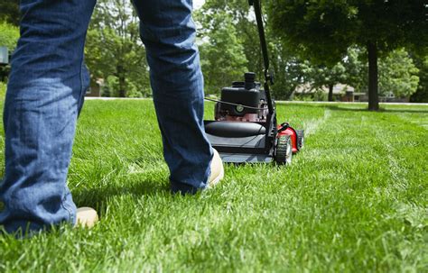 How To Use A Self Propelled Lawn Mower