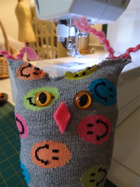 Free Tutorial For Making Cute Sock Owl Sock Animals Cute Socks Cute