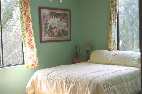 Art and Orchids a Big Island bed and breakfast near Hilo Hawaii