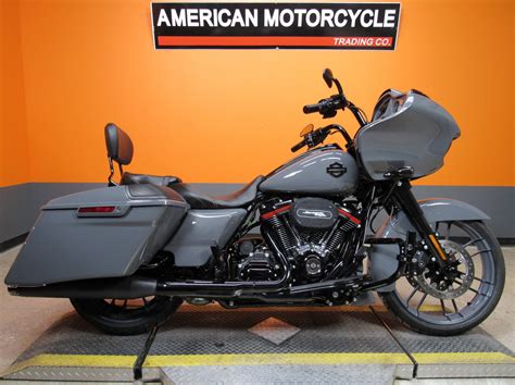 Riders seeking bold styling and performance. 2018 Harley-Davidson CVO Road Glide | American Motorcycle ...