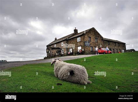 Tan Hill Inn Yorkshire England Stock Photo Alamy