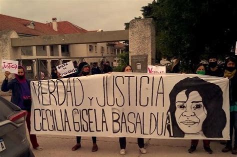 Marcha Y Tribunal ético A La Justicia Patriarcal En Capilla Del Monte