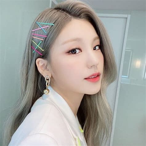 Yeji district was established from parts of huoqiu county of two towns (yeji and sanyuan) and one township (sungang). ITZY's YeJi Shows Off Lovely Selfies With Colorful Hair ...