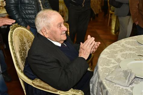 Quim barreiros — eu não comunguei 02:45. Quim Barreiros celebra 100 anos do pai com festa de 30 mil ...
