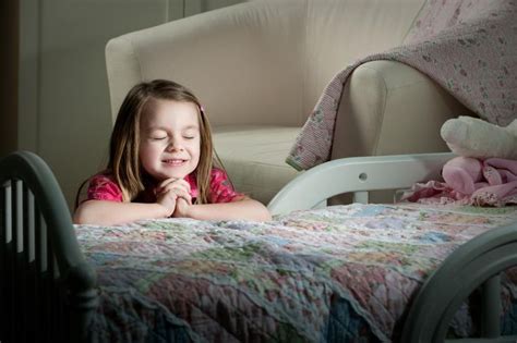 Small Girl Praying Prayers Prayers For Children Bedtime Prayer