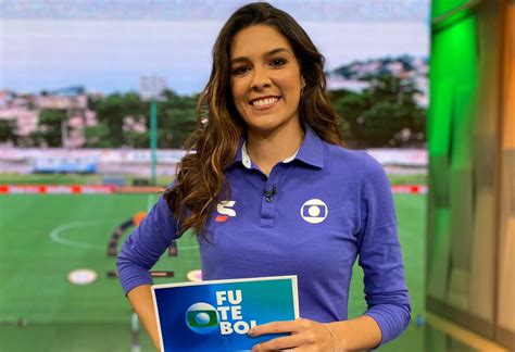 Renata Silveira Será A Primeira Mulher A Narrar Copa Em Tv Aberta Roberta Jungmann