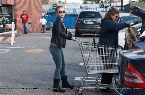 Hayden Panettiere In Tight Jeans Leaving Whole Foods In Hollywood HawtCelebs