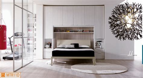 Camere da letto matrimoniali a ponte classica. Camera a ponte matrimoniale con vani comodino