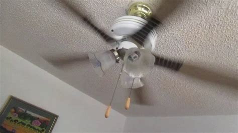 A baseball ceiling fan will look great in your home, regardless of whether you are a sporty kind of person or not. Baseball Bat ceiling fan with 3 light-kit - YouTube