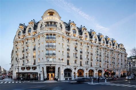 17 Best Luxury Hotels In Paris