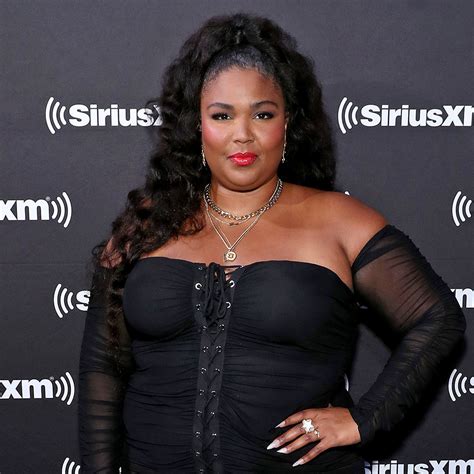 American singer, rapper and actress from texas. Lizzo Details Everything She Eats in a Day on Her New ...